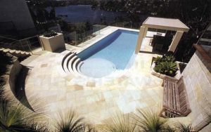 Read more about the article Essential Guide to Creating Stunning Pool Surrounds That Define Luxury
